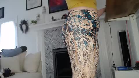 Aurora Willows online show from September 28, 9:09 pm