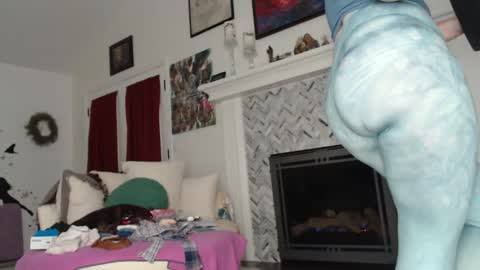 Aurora Willows online show from March 10, 11:12 am