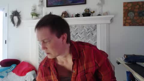 Aurora Willows online show from April 25, 2:47 pm