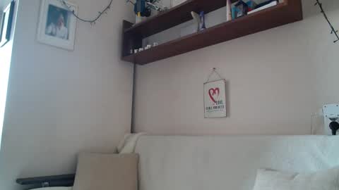 12ennie online show from February 18, 7:40 am