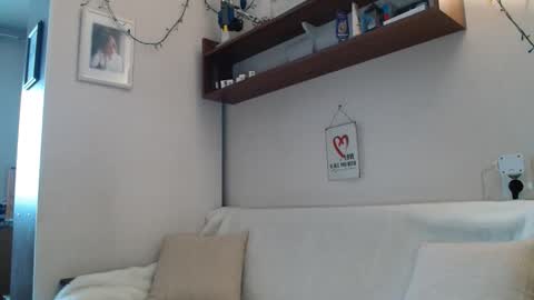 12ennie online show from February 16, 6:24 am