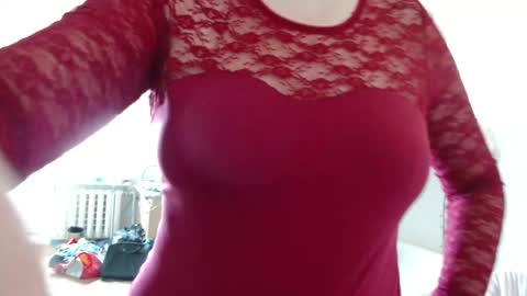 12ennie online show from April 22, 7:16 am