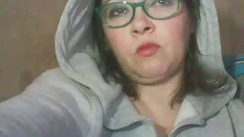 Snapshot of 1deluxepussy chatting on February 8, 5:51 am Deluxepussy online show from February 8, 5:51 am
