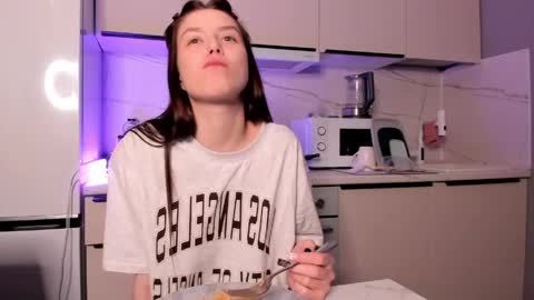 Lily 3 online show from April 30, 8:03 pm