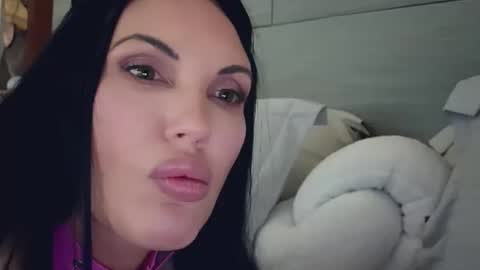 Onna online show from February 15, 7:51 am