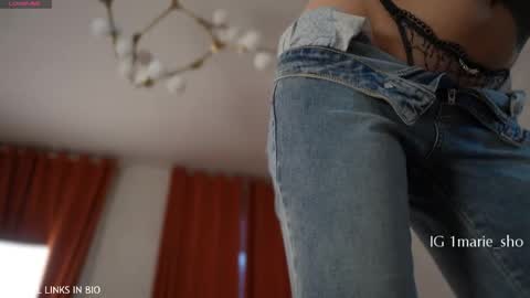 Marie online show from April 21, 5:20 pm