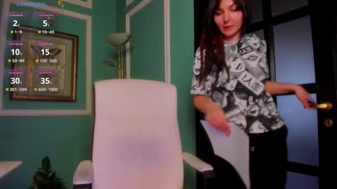 Moona  online show from January 16, 2:35 pm