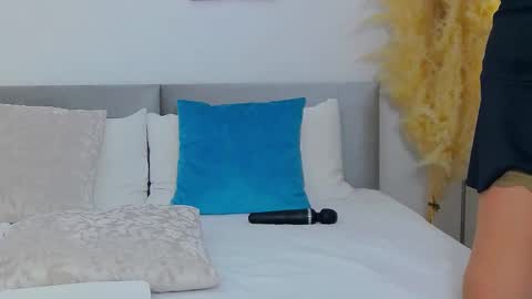 Victoria online show from November 5, 2:33 pm