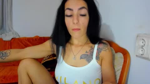 Snapshot of 26sweetcouple39 chatting on October 6, 3:34 am NicoleAlexander online show from October 6, 3:34 am