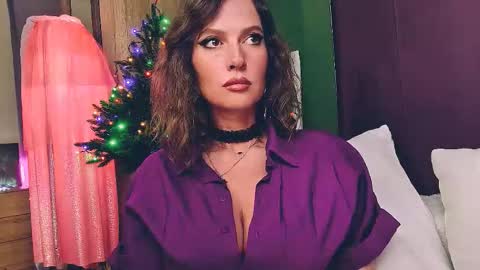 L online show from January 9, 6:45 pm