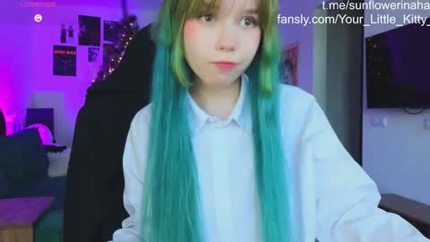 Snapshot of 819sunflowerinahat2016 chatting on December 20, 9:32 am Cornelia and Dante online show from December 20, 9:32 am