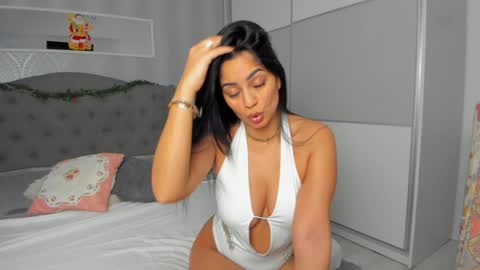 Adelle online show from January 4, 1:31 pm