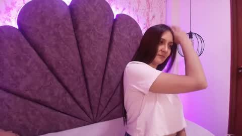 Snapshot of _alaia_collway_ chatting on September 20, 12:36 pm Alaia online show from September 20, 12:36 pm