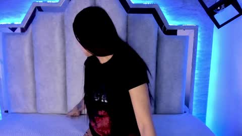 Snapshot of _alaia_collway_ chatting on February 5, 11:55 am Alaia online show from February 5, 11:55 am