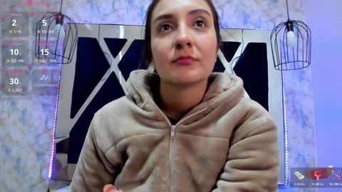 Snapshot of _alaia_collway_ chatting on December 4, 11:52 am Alaia online show from December 4, 11:52 am
