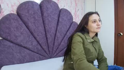 Snapshot of _alaia_collway_ chatting on September 29, 11:48 am Alaia online show from September 29, 11:48 am