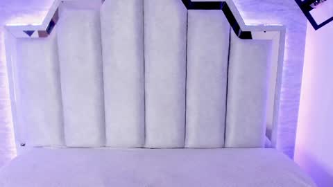 Snapshot of _alaia_collway_ chatting on February 8, 11:44 am Alaia online show from February 8, 11:44 am
