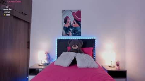 _alana_grey_ online show from June 24, 2:16 pm
