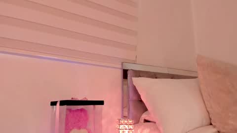 Karo online show from April 25, 7:00 pm