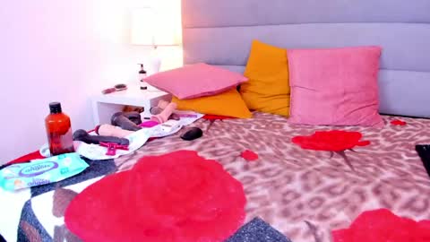 Analy  online show from April 25, 9:45 pm