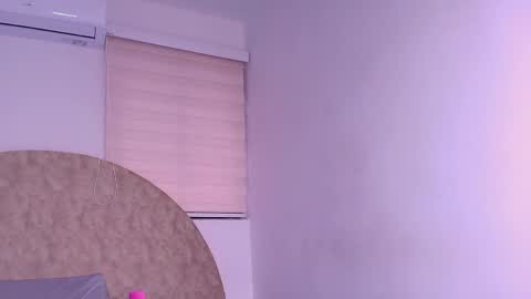 Any online show from April 22, 7:33 pm