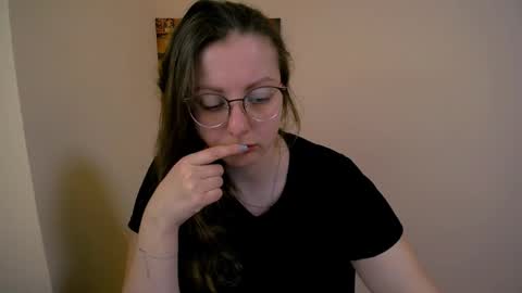 Snapshot of _annabelle_lee chatting on March 10, 7:22 am Anna online show from March 10, 7:22 am