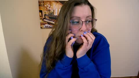 Snapshot of _annabelle_lee chatting on February 28, 8:42 am Anna online show from February 28, 8:42 am