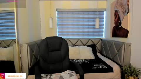 antonnela online show from April 25, 2:03 pm