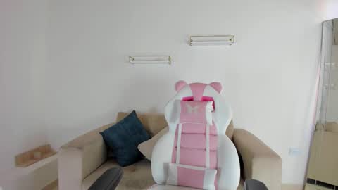    online show from October 20, 12:19 pm