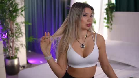 Arielle online show from April 27, 5:48 am