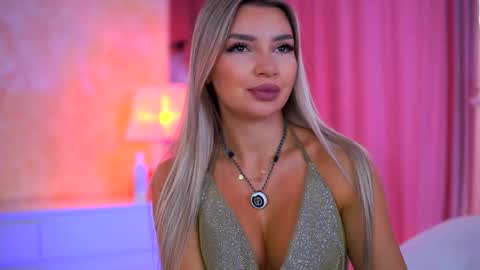 Arielle online show from November 18, 9:54 am