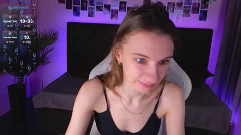 _ash_leyy_ online show from October 7, 1:32 am