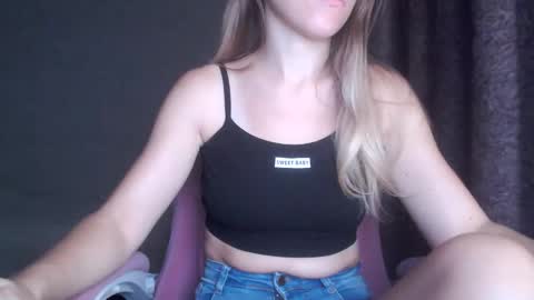 Snapshot of _ashley_blond_ chatting on October 17, 10:46 pm Ashlee Bond online show from October 17, 10:46 pm