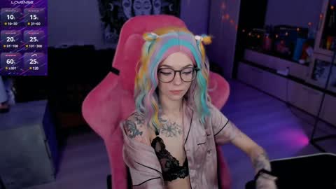 Snapshot of _black_fox__ chatting on December 8, 11:51 pm Olivia Subscribe to my Fansly - online show from December 8, 11:51 pm