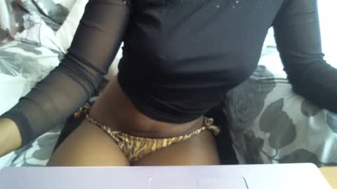 Snapshot of _bunny_b chatting on February 22, 7:12 am I will be back soon online show from February 22, 7:12 am