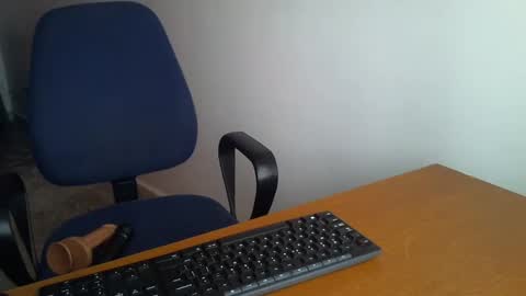 Snapshot of _bunny_b chatting on December 30, 6:31 am I will be back soon online show from December 30, 6:31 am