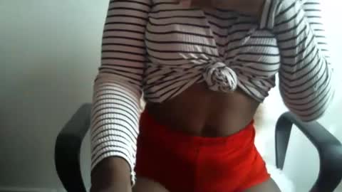 Snapshot of _bunny_b chatting on January 15, 6:54 am I will be back soon online show from January 15, 6:54 am