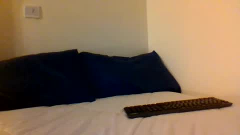 Snapshot of _bunny_b chatting on October 6, 7:58 am I will be back soon online show from October 6, 7:58 am