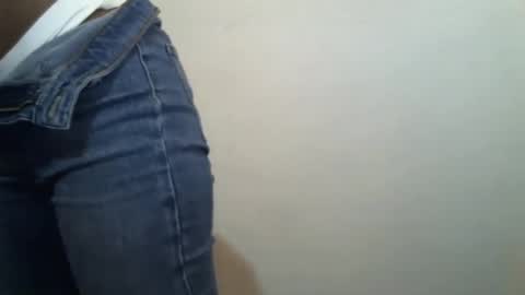 Snapshot of _bunny_b chatting on January 28, 6:38 am I will be back soon online show from January 28, 6:38 am