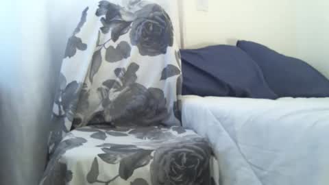 Snapshot of _bunny_b chatting on October 4, 8:53 am I will be back soon online show from October 4, 8:53 am