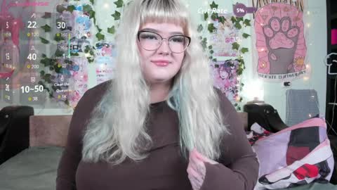 _candym1lky_ online show from April 6, 7:53 am