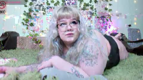 _candym1lky_ online show from March 23, 6:30 am