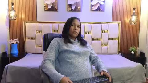 Caroline online show from April 22, 10:34 am