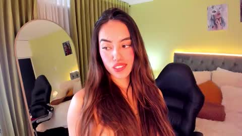 Charlote online show from October 14, 9:06 pm