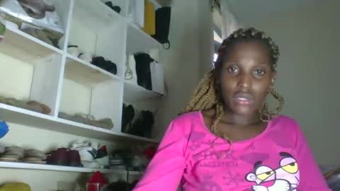 clara online show from April 25, 1:52 pm