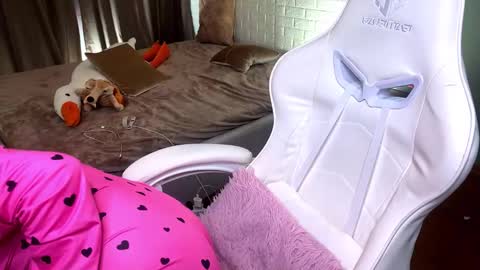 _crystal_moon_1 online show from March 17, 11:20 pm