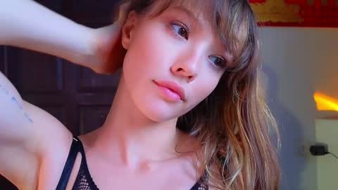 Snapshot of _demi_dee_ chatting on December 4, 2:37 pm DemiDee online show from December 4, 2:37 pm