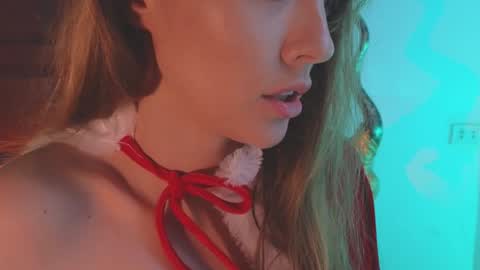 Snapshot of _demi_dee_ chatting on December 20, 12:16 pm DemiDee online show from December 20, 12:16 pm