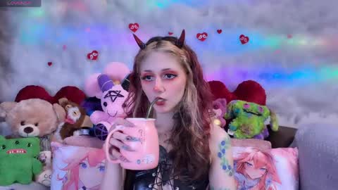 Kate online show from April 24, 6:33 pm