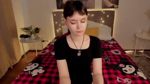 _emily__strike_ online show from April 26, 1:25 am